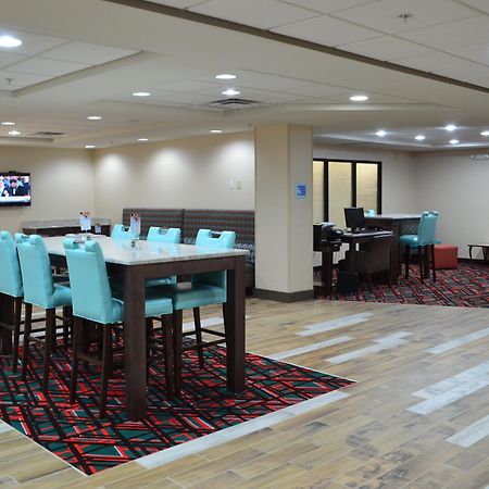 Holiday Inn Express Madison Dış mekan fotoğraf