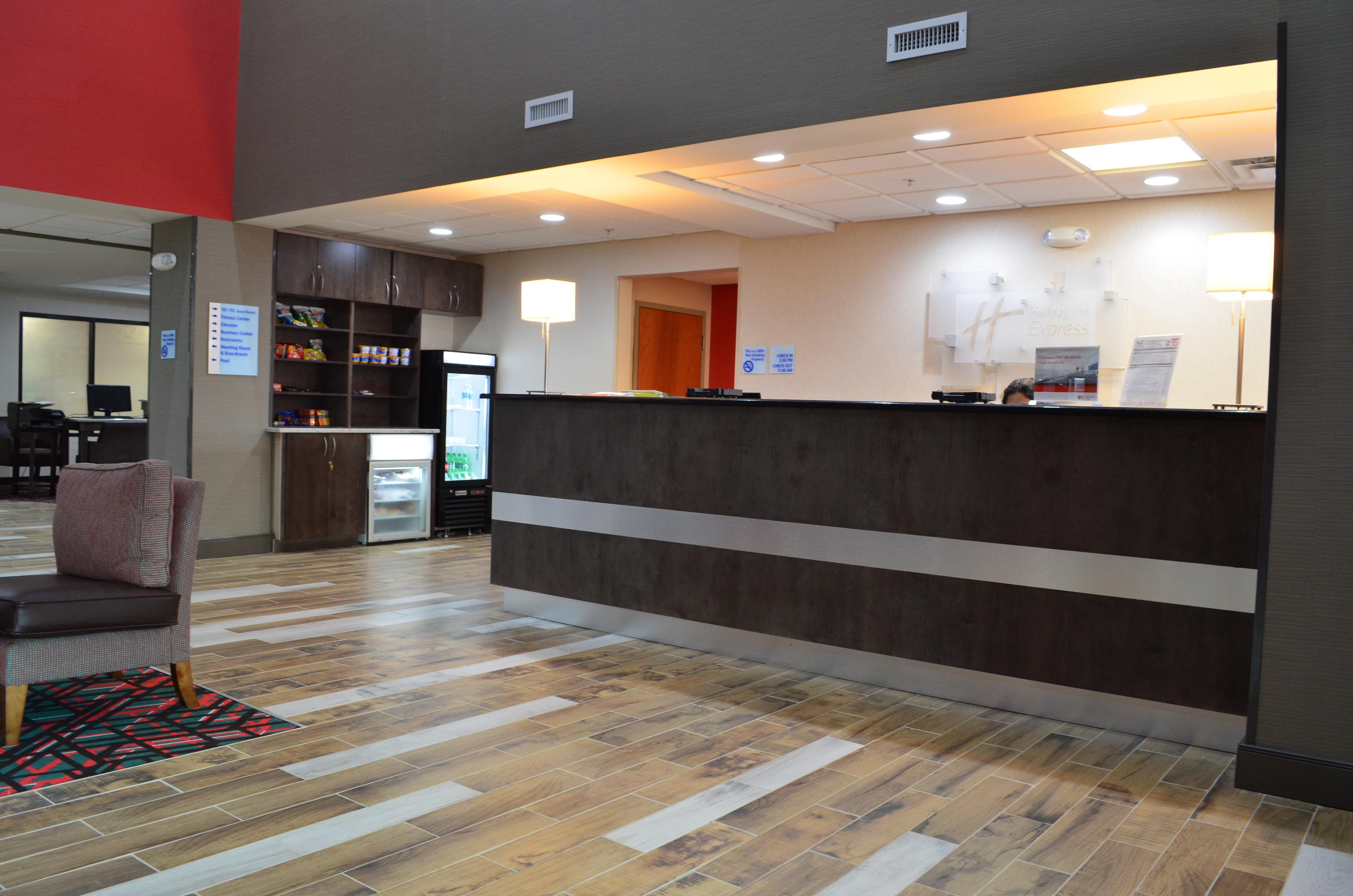 Holiday Inn Express Madison Dış mekan fotoğraf