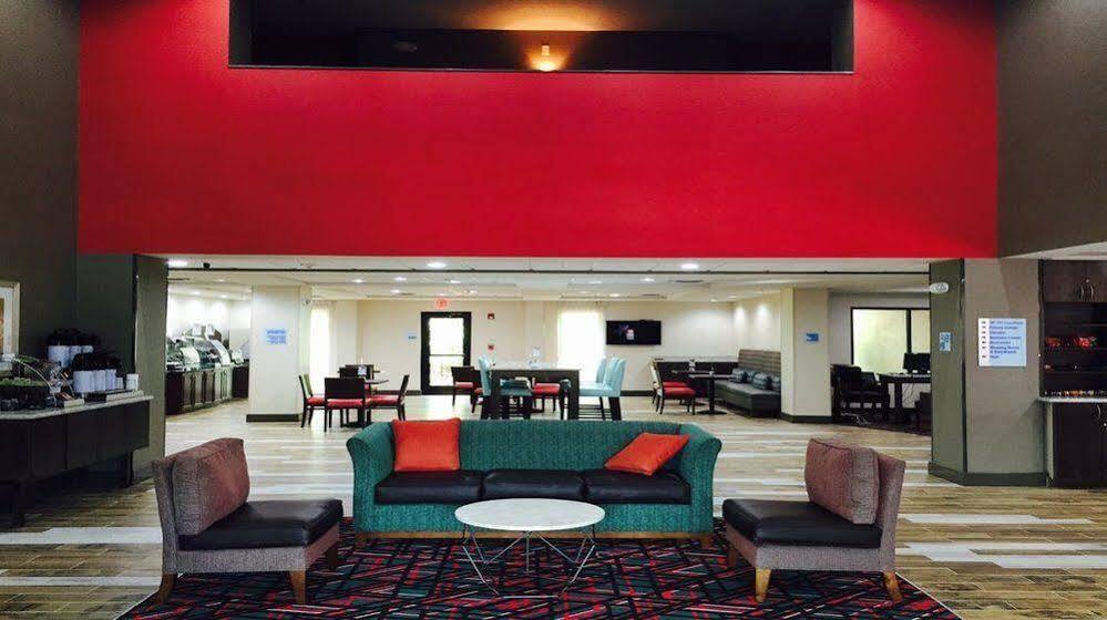 Holiday Inn Express Madison Dış mekan fotoğraf